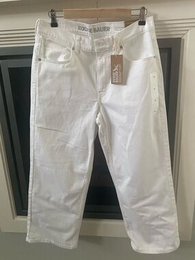 Eddie Bauer Cotton Blend White High Rise  Authentic Voyager wide leg Crop Jeans